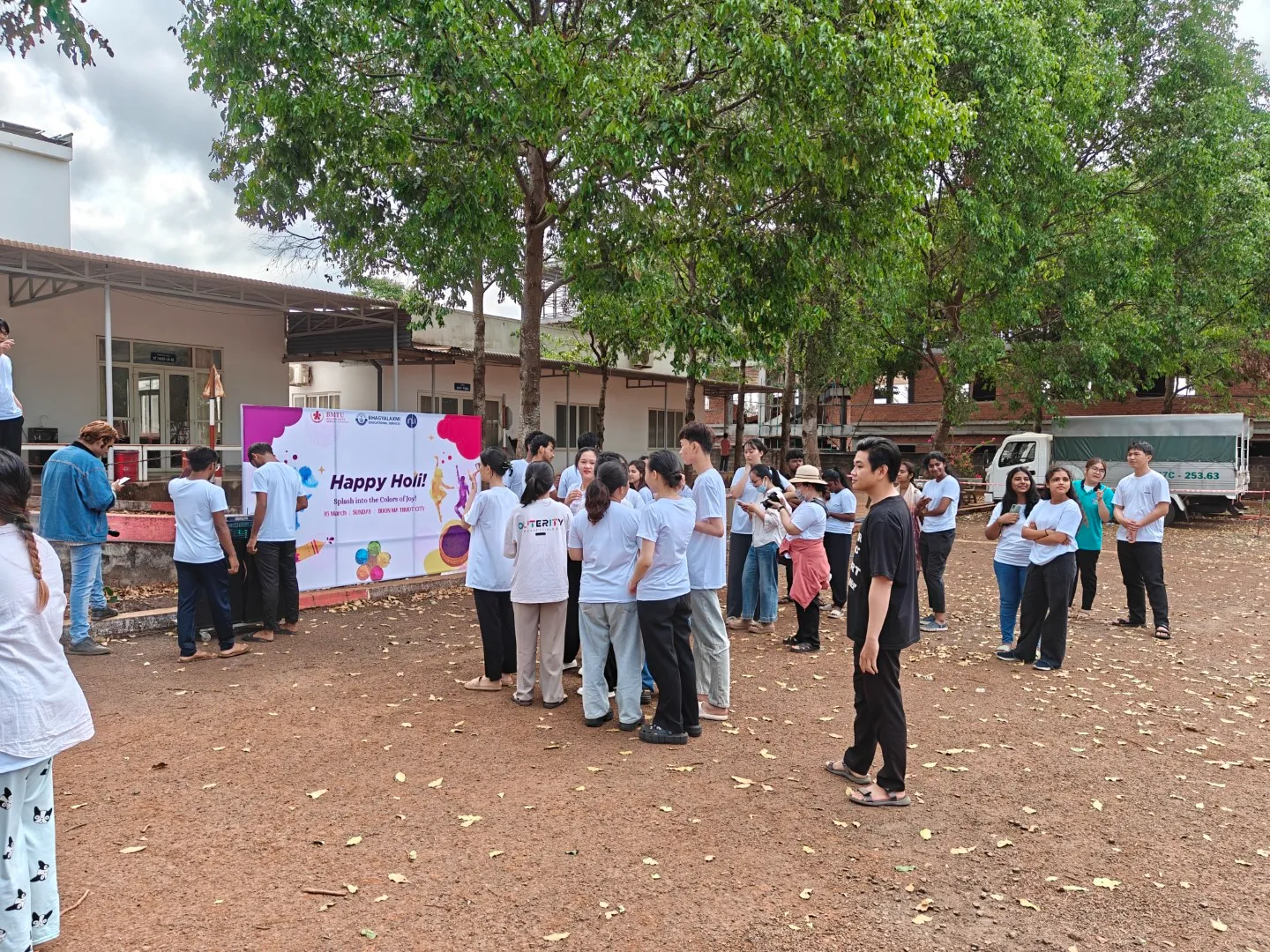 Indian students competing in academic quiz