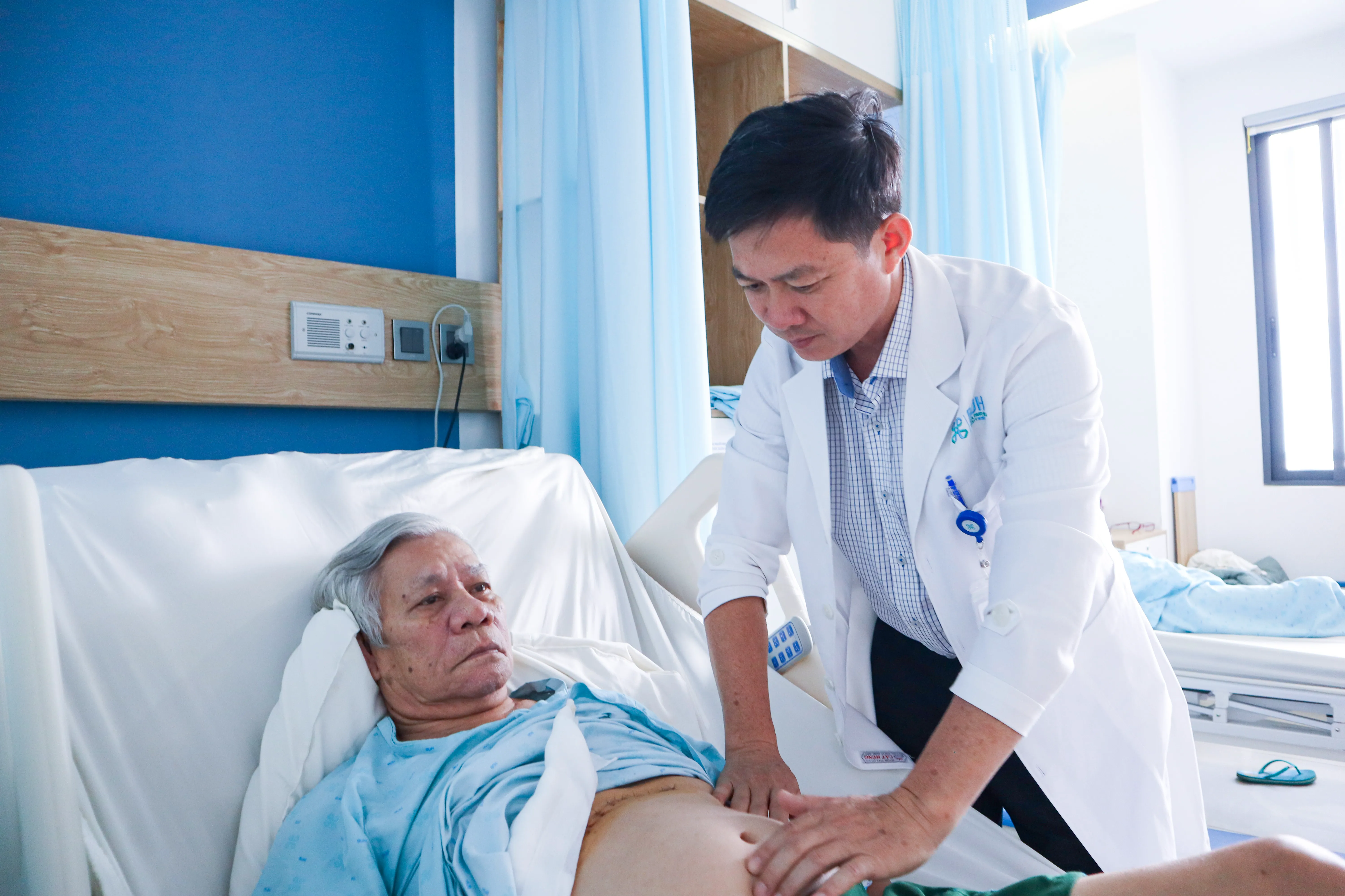 Doctors teaching at BMU Vietnam